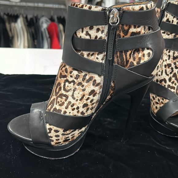 Leather open toe booties size 8 1/2 M - Picture 3 of 5